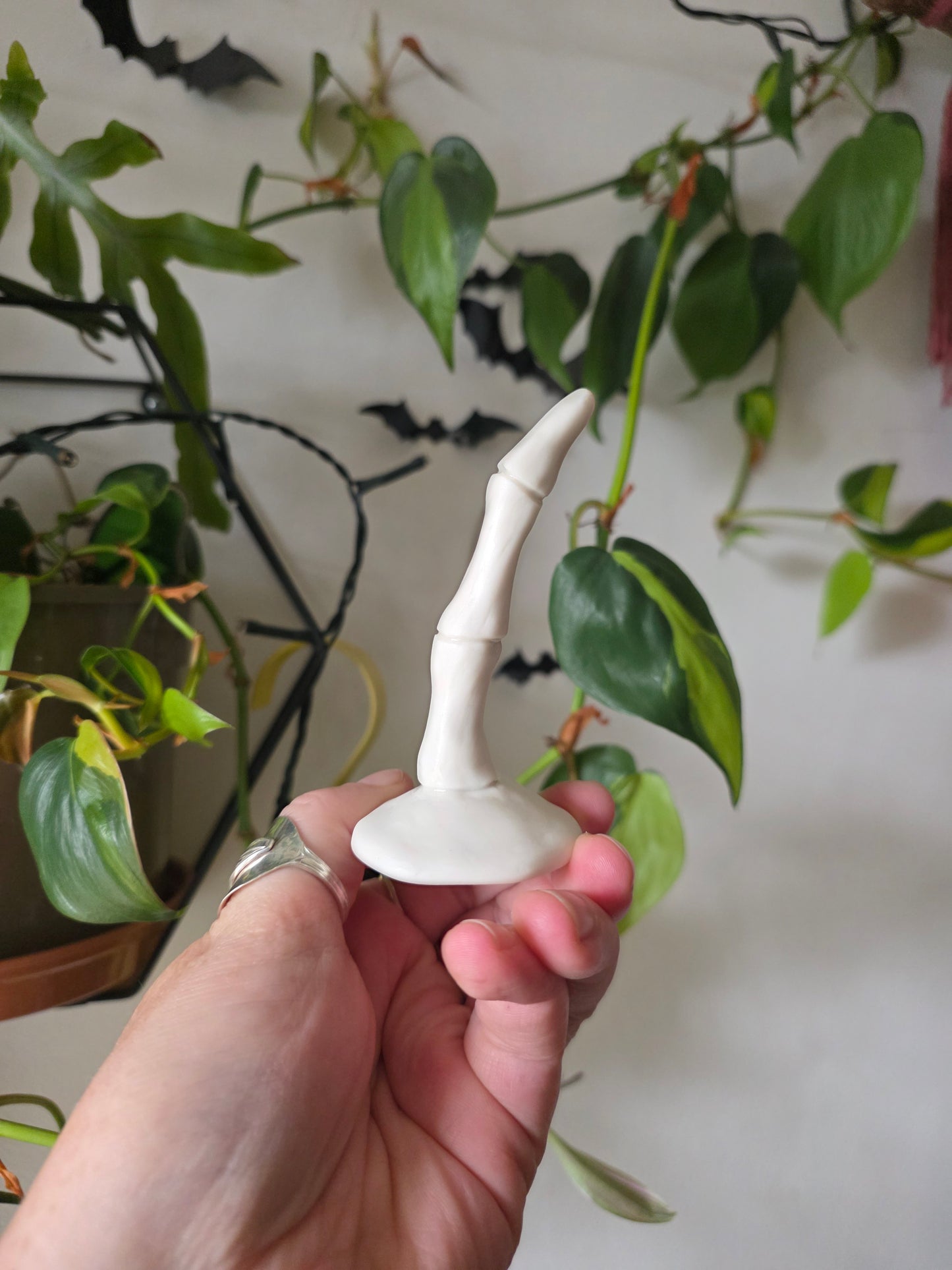 Skeleton Finger // Ring Holder // No.1