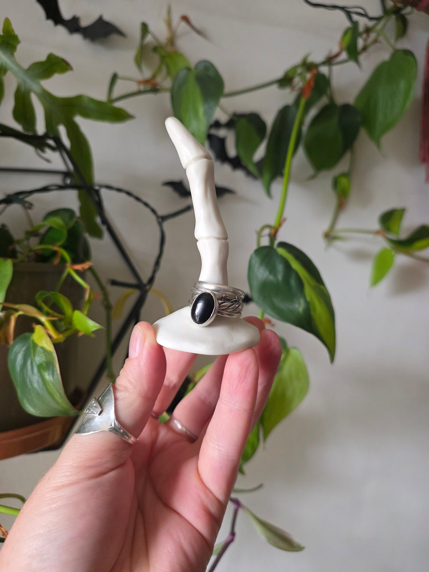 Skeleton Finger // Ring Holder // No.1