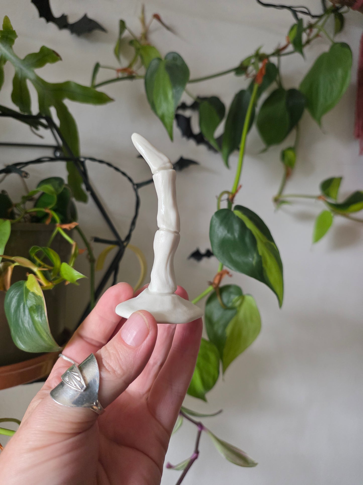 Skeleton Finger // Ring Holder // No.2