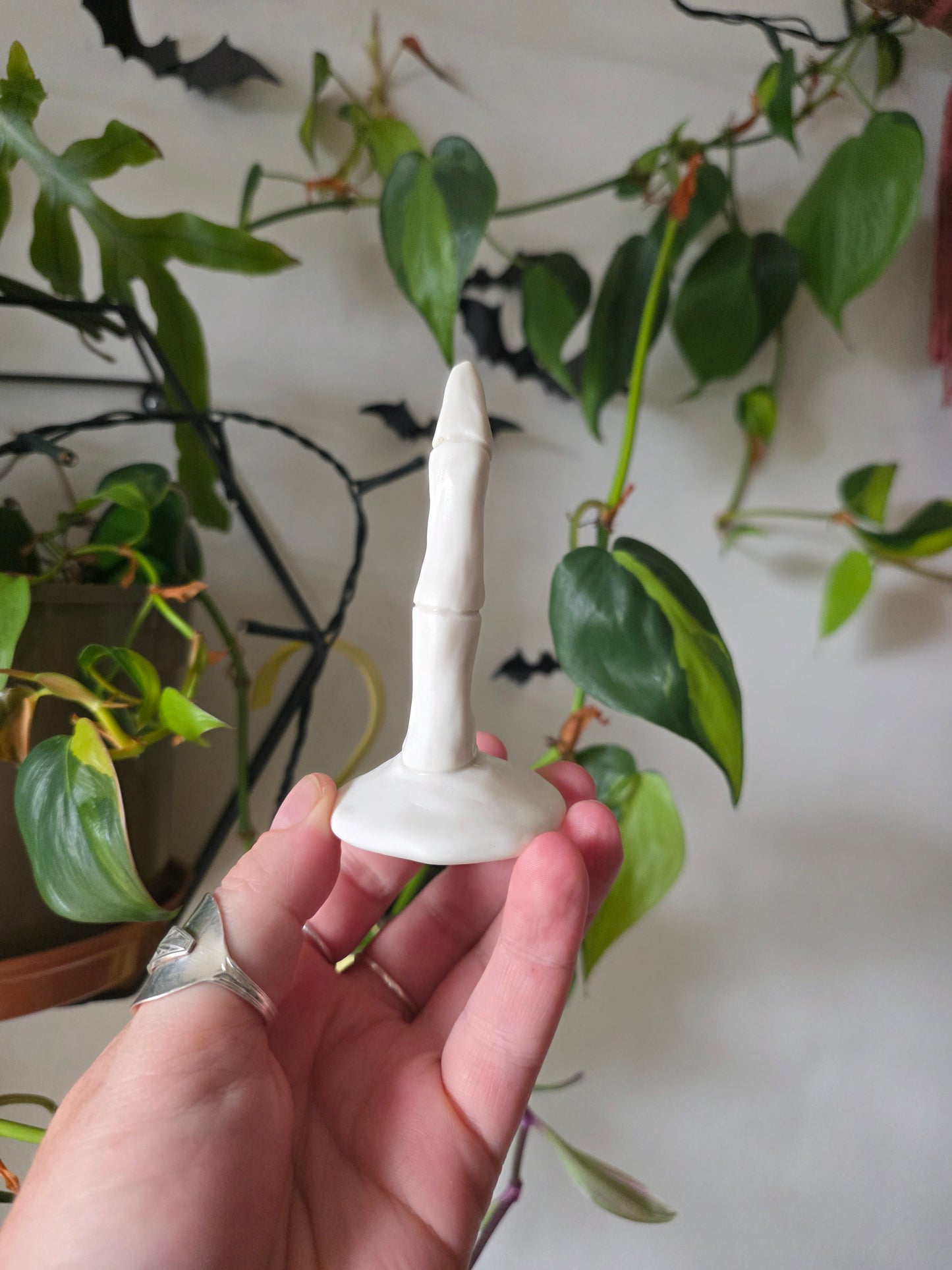 Skeleton Finger // Ring Holder // No.1