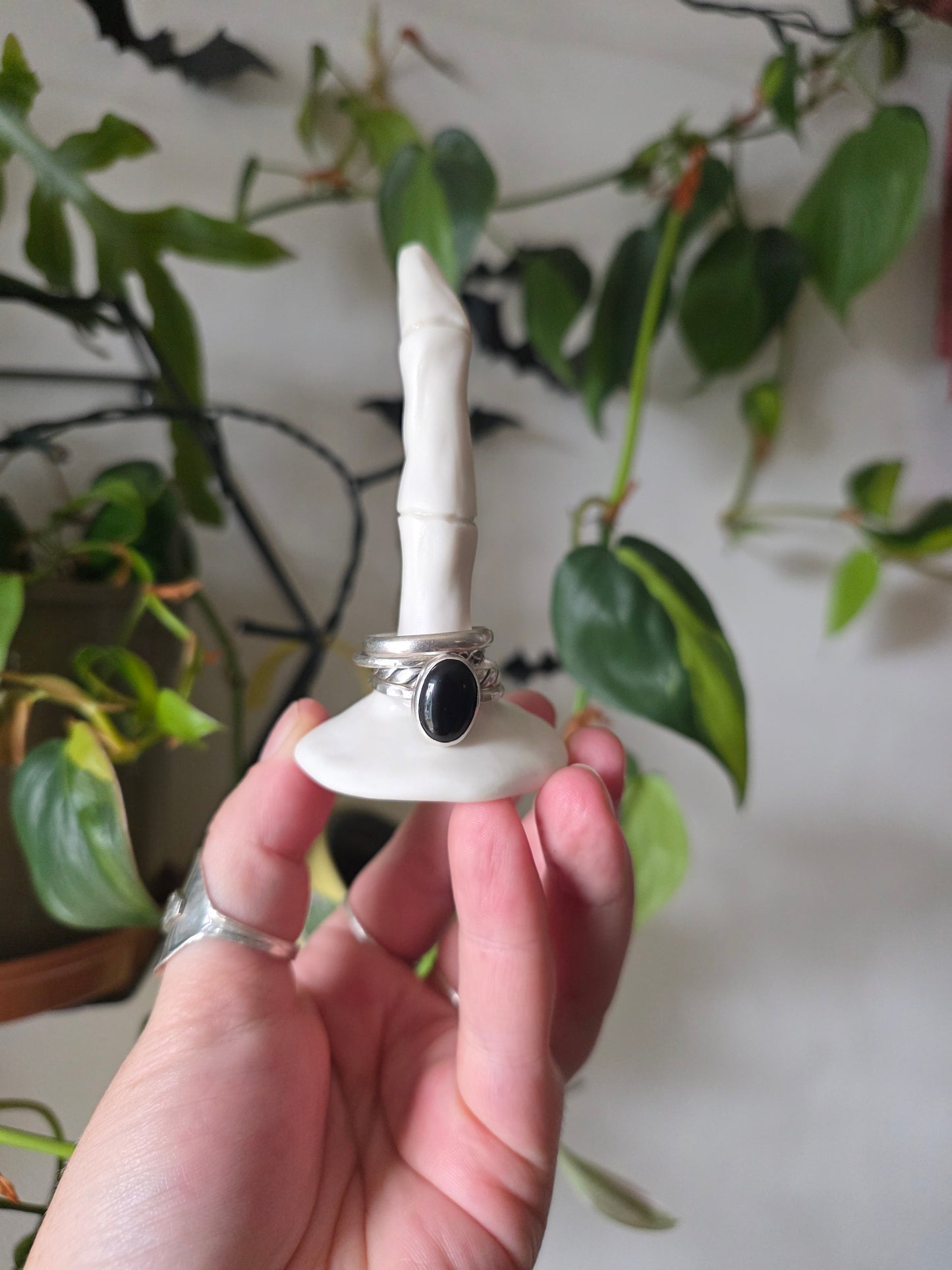 Skeleton Finger // Ring Holder // No.1
