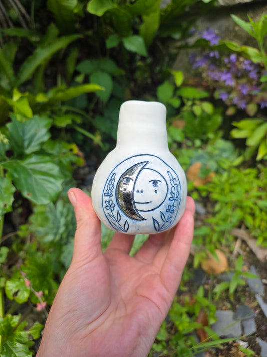 Small Moon Folk Vase - White